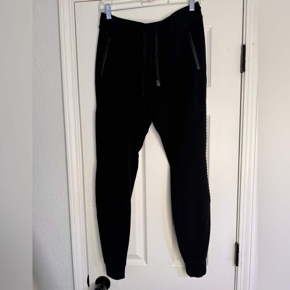 Alo yoga motto joggers